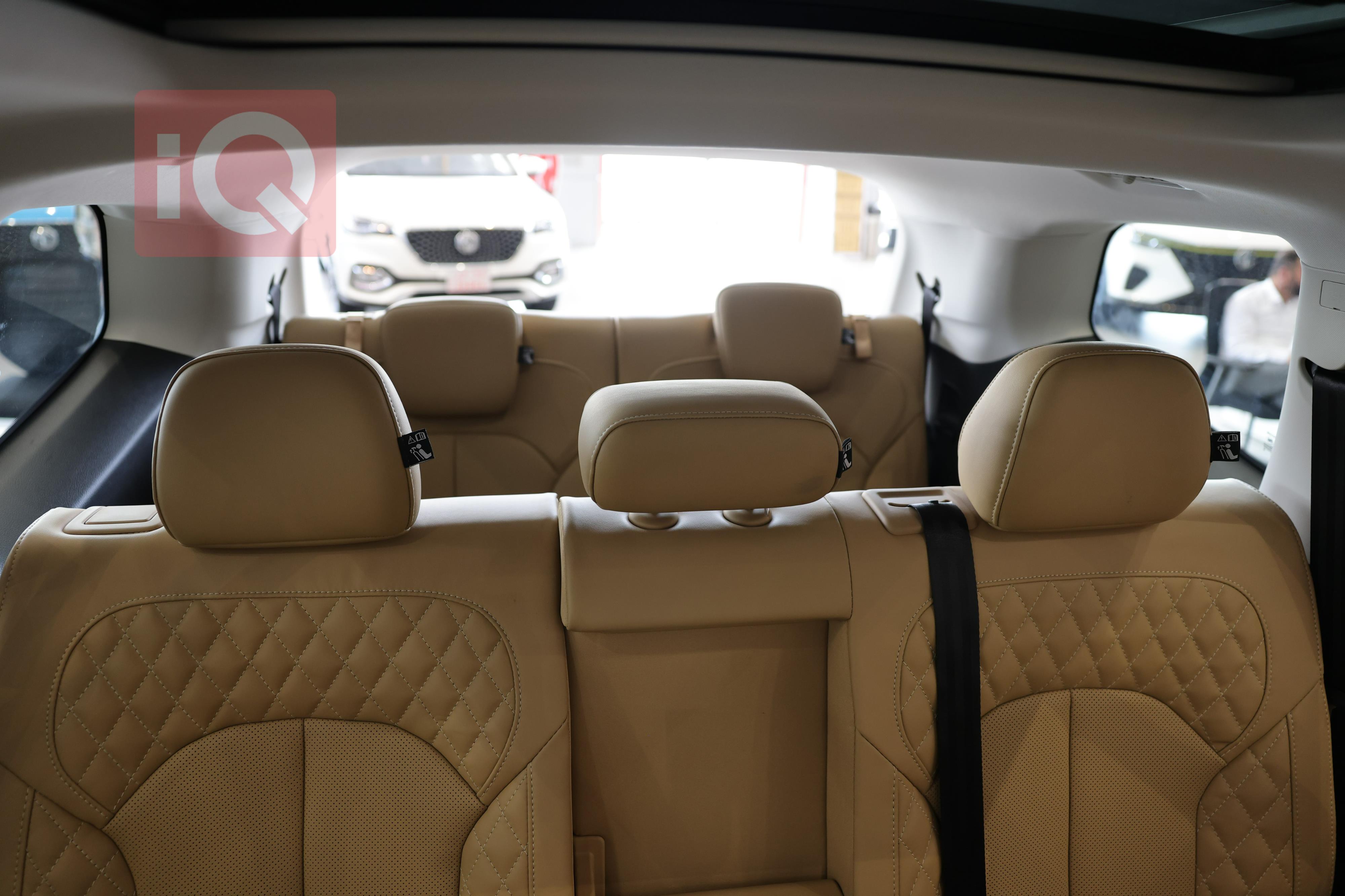 https://cdn.iqcars.ioimg-15.JPG